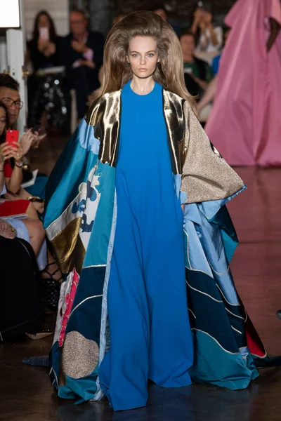 Look 1